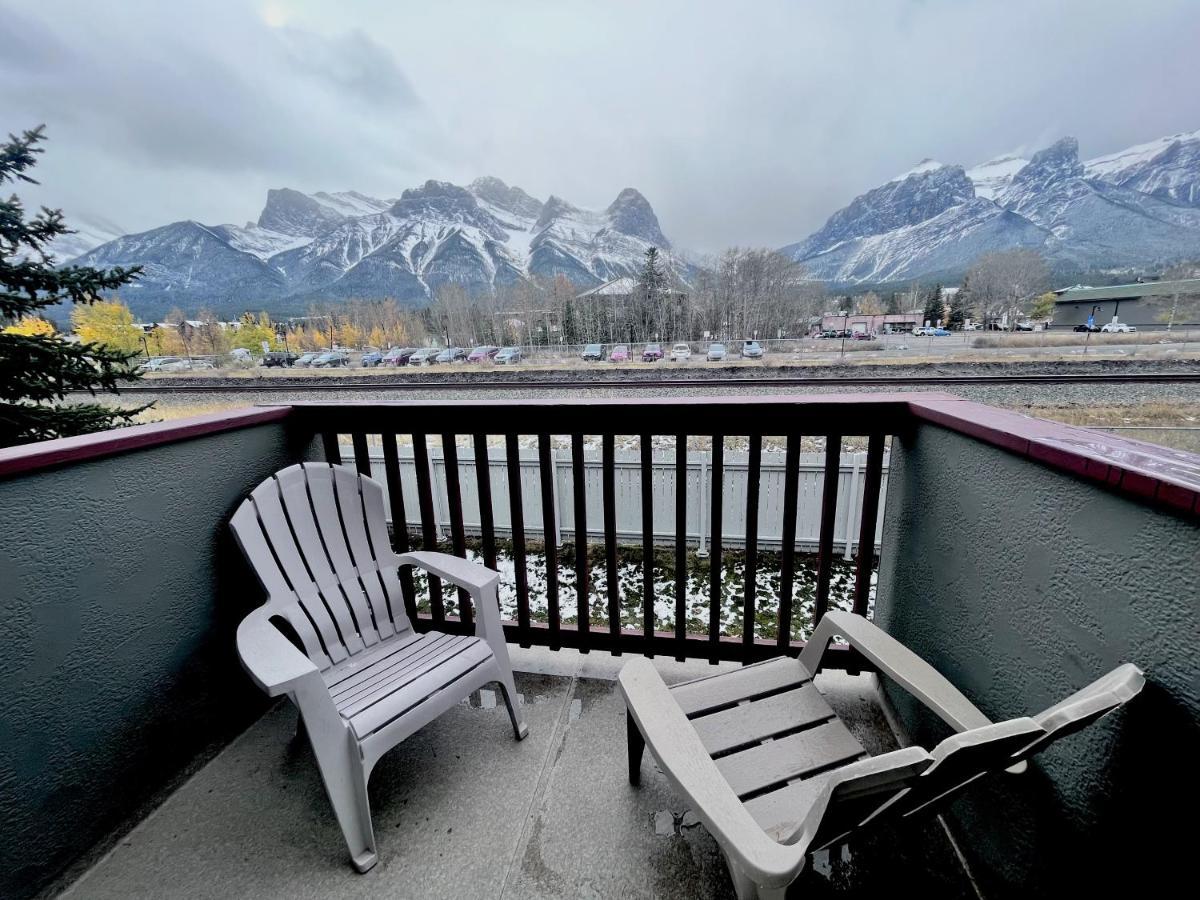 Canadian Rockies Chalets Canmore Exterior foto
